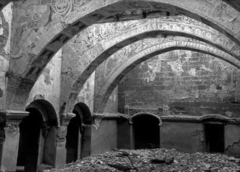 Sala Capitular de Sixena després de l'incendi de 1936. Foto de Josep Gudiol