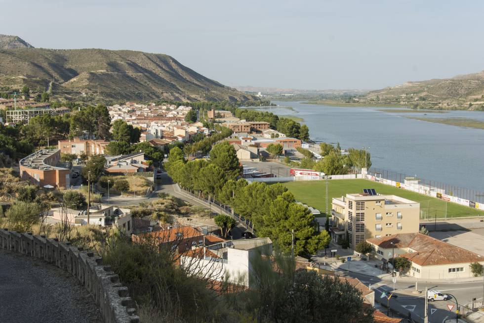 Frontera entre ambas Comunidades: a un lado Mequinenza (Aragón); al otro, la provincia de Lleida.