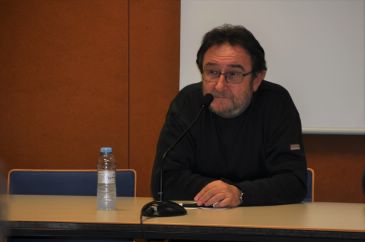 Chuse Aragüés durante la presentación del libro Arredol. Metodo d’autoaprendizache de l’aragonés. Puri López
