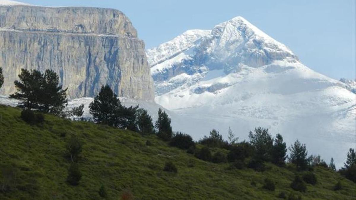 El Pirineo ha sufrido una actualización de algunos de sus nombres y picos.